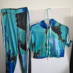 Worn once 2 piece leggings suit
